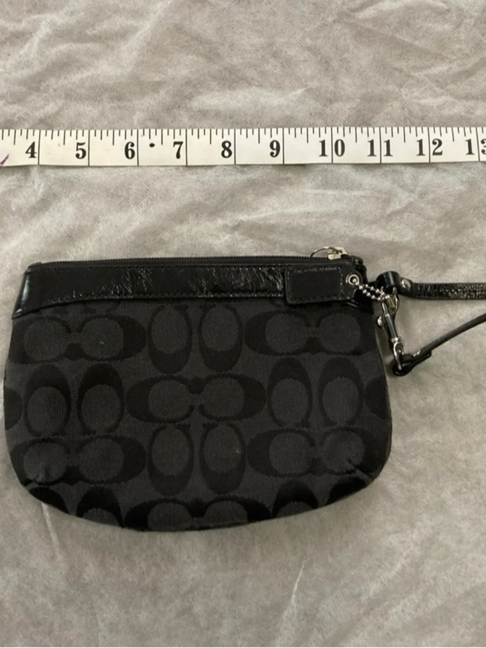 Coach wristlet black